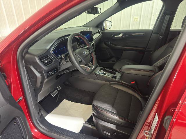Certified 2023 Ford Escape ST-Line Select w/ Tech Pack #2 AWD/4WD image 2
