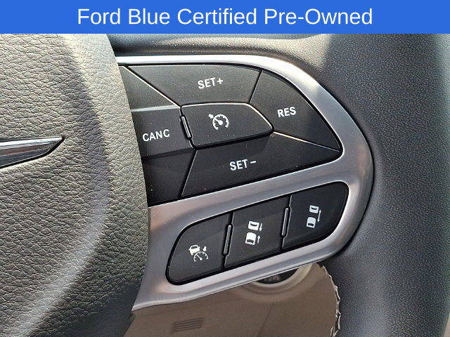 Used 2023 Chrysler Pacifica Touring-L FWD image 22