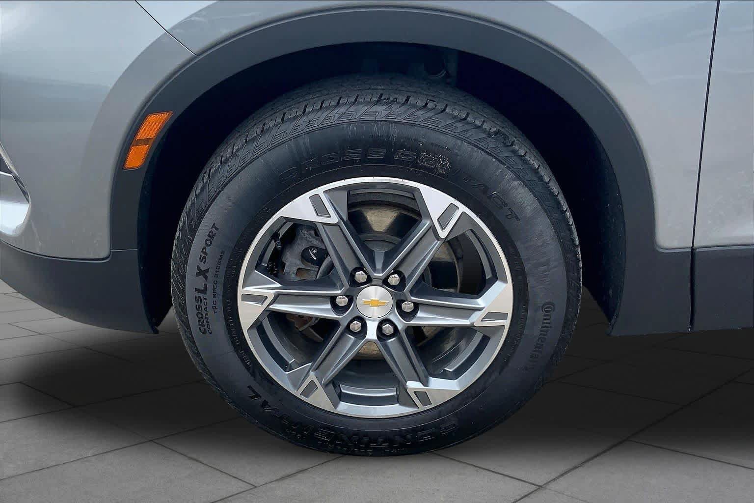 Used 2024 Chevrolet Blazer LT FWD image 10