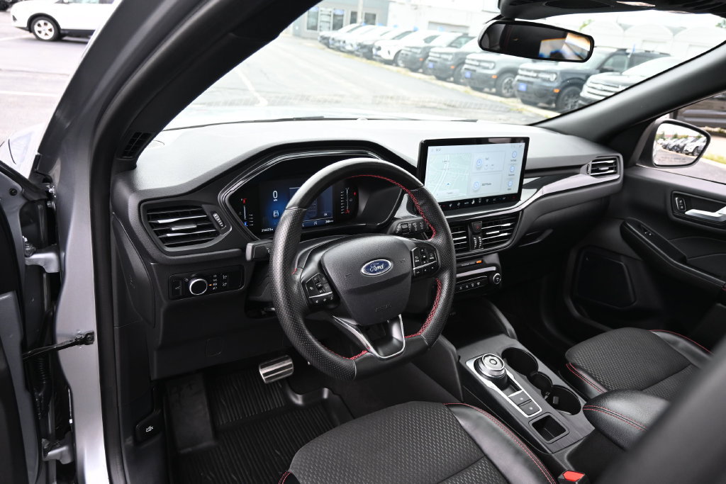 Certified 2024 Ford Escape ST-Line w/ Tech Pack #1 AWD/4WD image 20