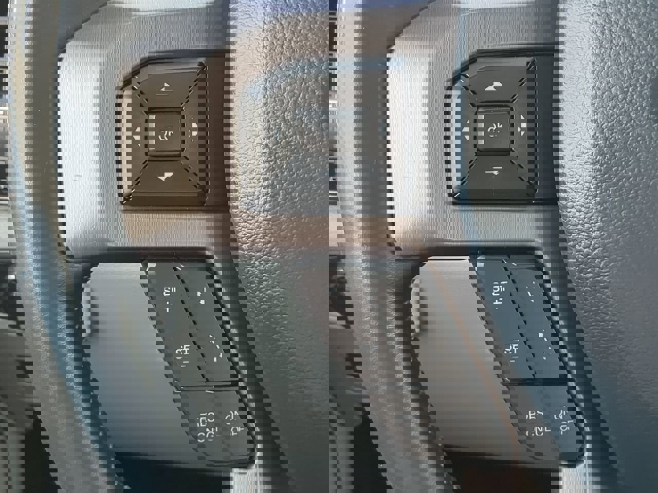 Certified 2022 Ford F250 Limited w/ FX4 Off-Road Package image 23