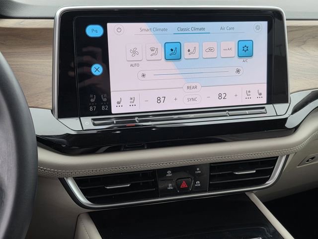 Used 2024 Volkswagen Atlas SE w/ Black Wheel Package image 10