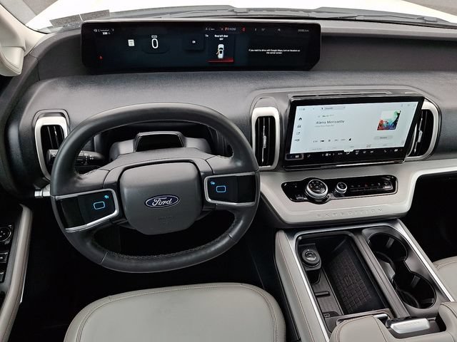 Certified 2025 Ford Expedition Active AWD/4WD image 15