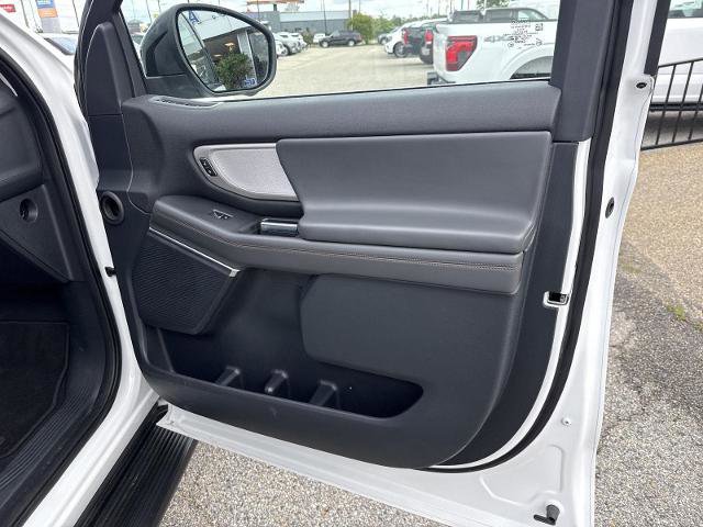 Certified 2025 Ford Expedition Active AWD/4WD image 24