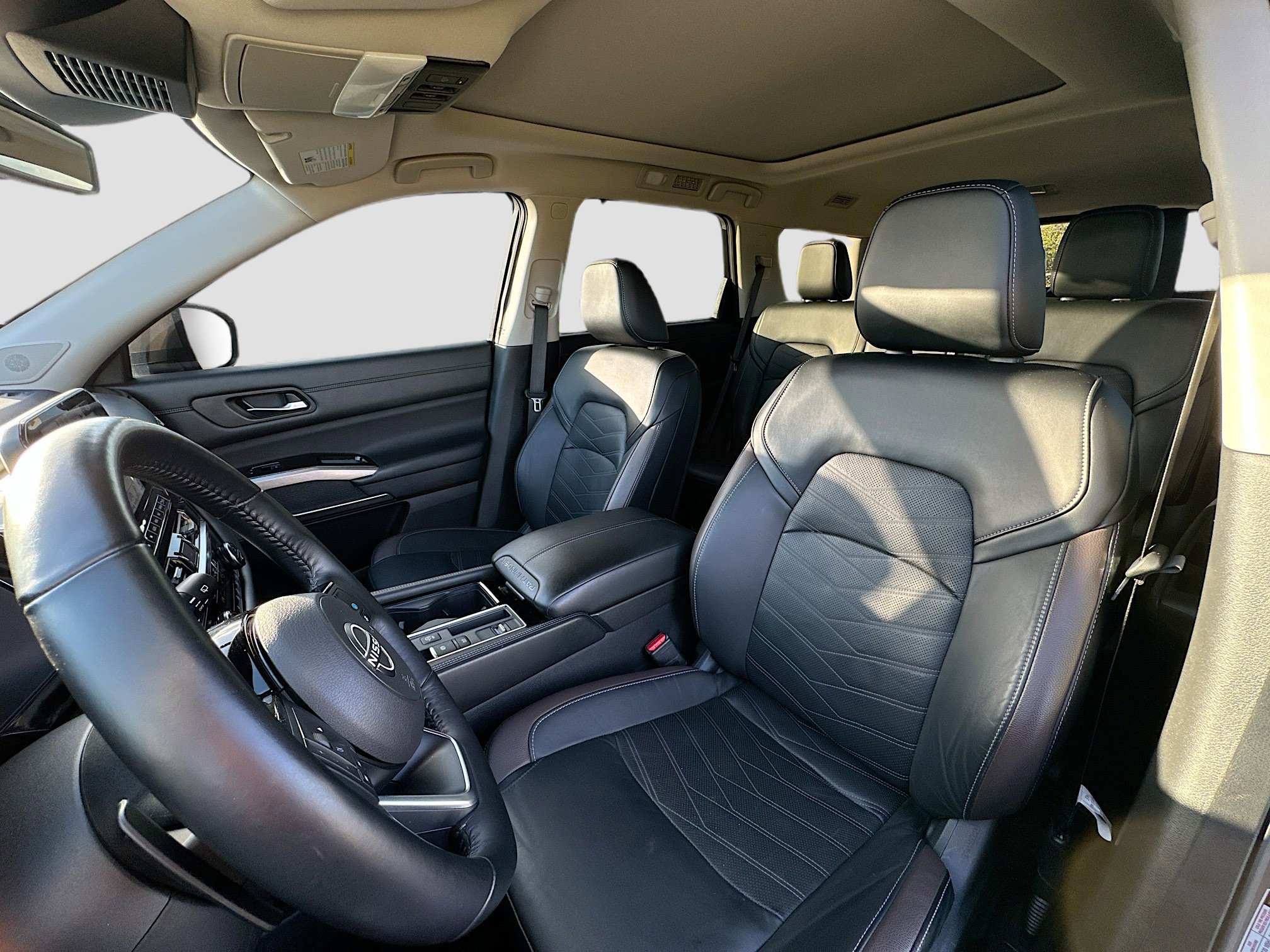 Used 2023 Nissan Pathfinder Platinum w/ Cargo Package image 22