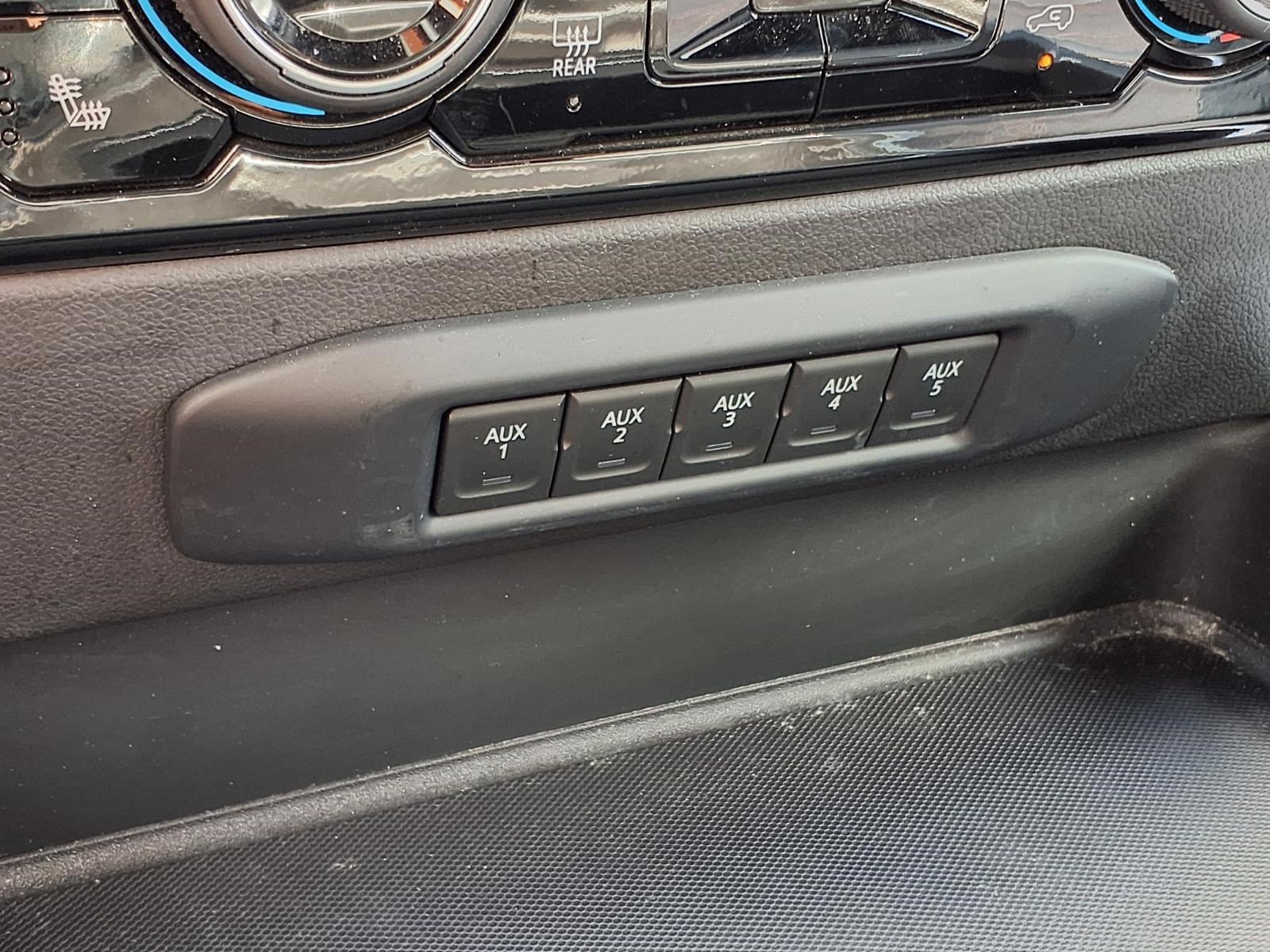 Used 2024 Chevrolet Silverado 3500 High Country w/ High Country Premium Package AWD/4WD image 22