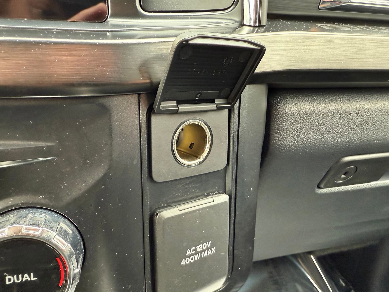 Certified 2024 Ford F250 Lariat w/ Chrome Package image 31