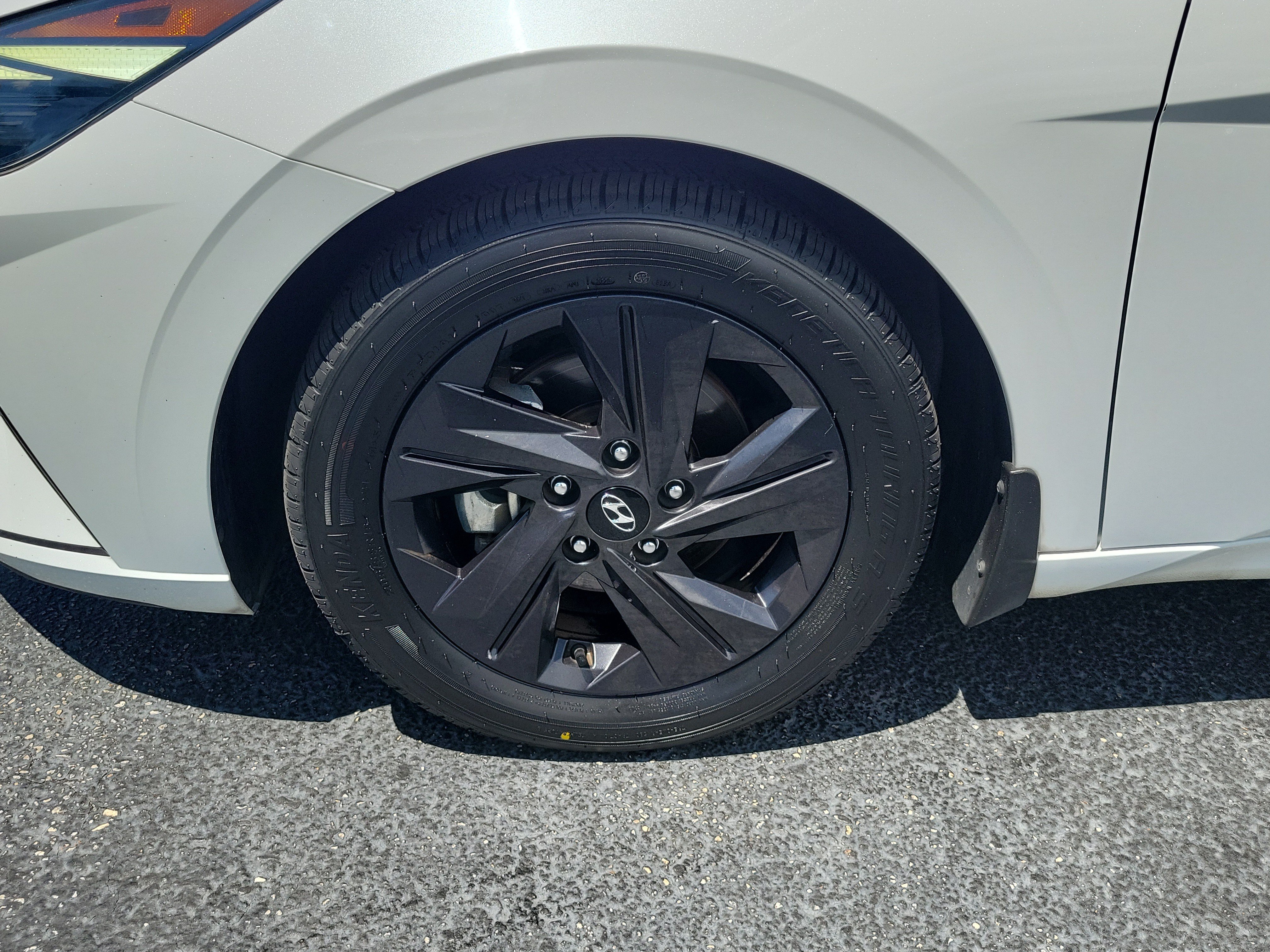 Used 2022 Hyundai Elantra SEL w/ Convenience Package FWD image 5