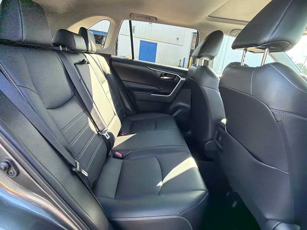 Used 2019 Toyota RAV4 XLE Premium w/ Cold Weather Package AWD/4WD image 46