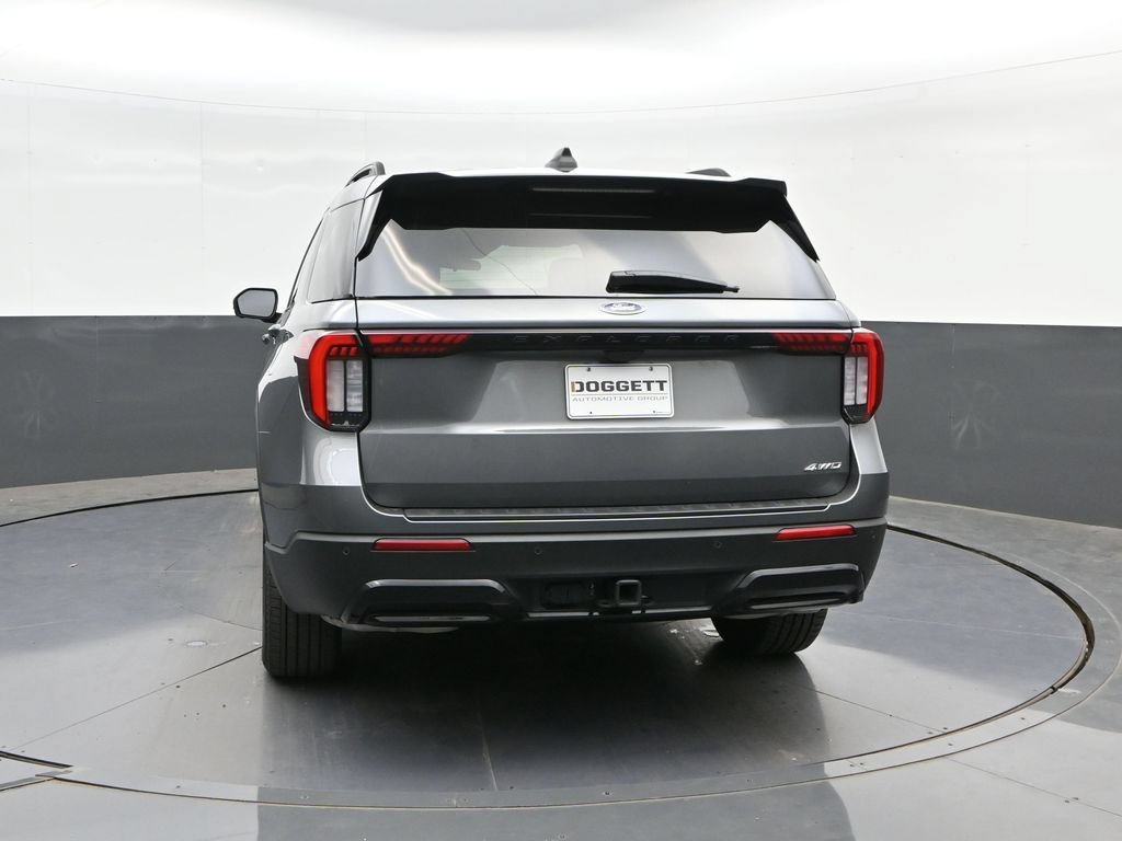 Certified 2025 Ford Explorer ST-Line AWD/4WD image 8