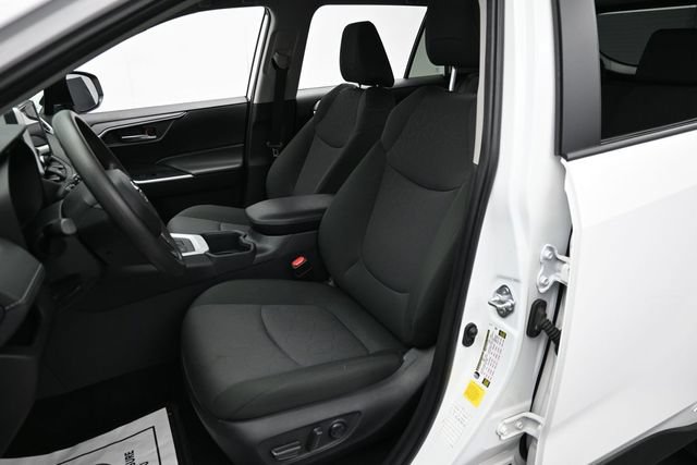 Used 2025 Toyota RAV4 XLE AWD/4WD image 11