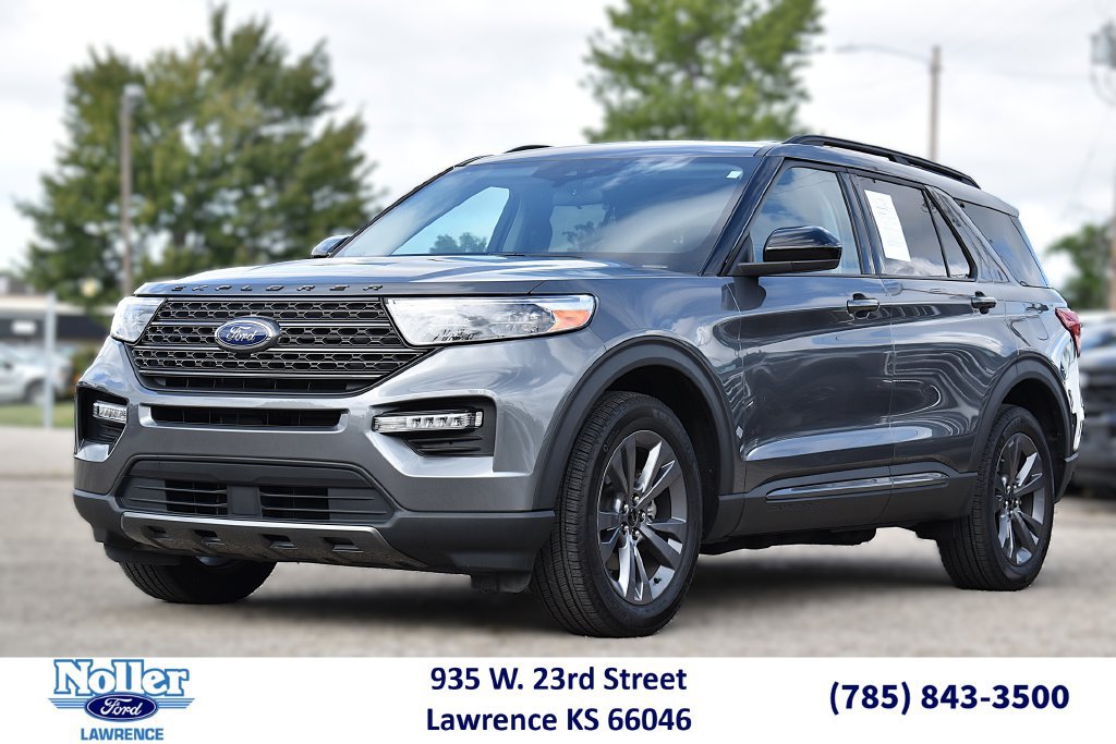Certified 2024 Ford Explorer XLT w/ Equipment Group 202A AWD/4WD image 1