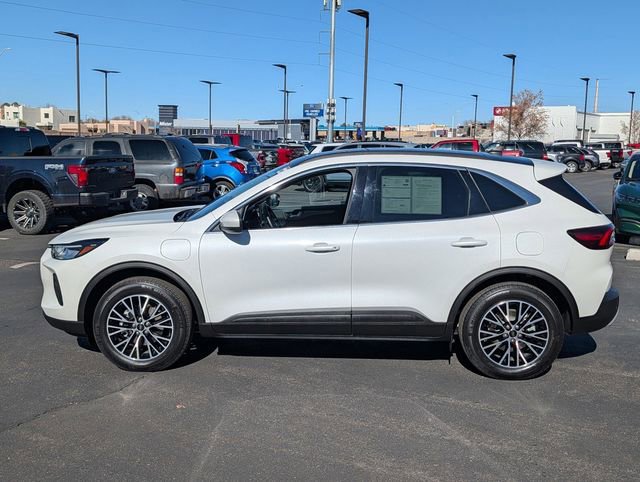 Certified 2025 Ford Escape SE w/ Class II Trailer Tow Package image 2