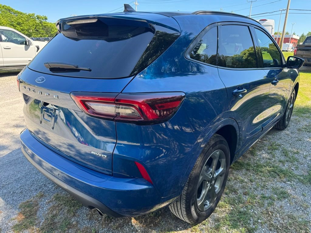 Certified 2023 Ford Escape ST-Line w/ Tech Pack #1 AWD/4WD image 5