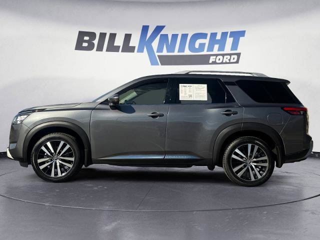 Used 2024 Nissan Pathfinder Platinum w/ Cargo Package image 2