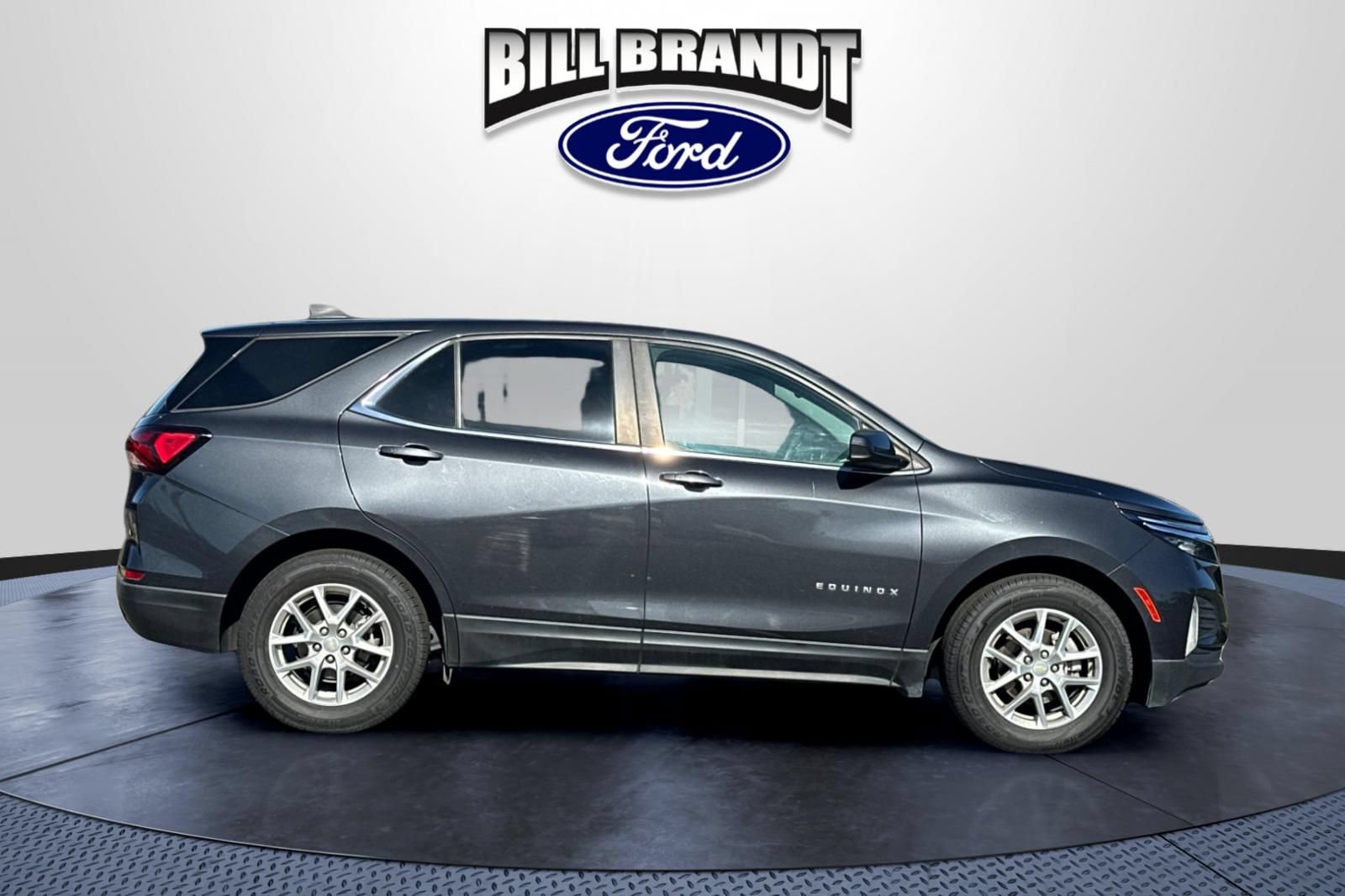 Used 2022 Chevrolet Equinox LT FWD image 2