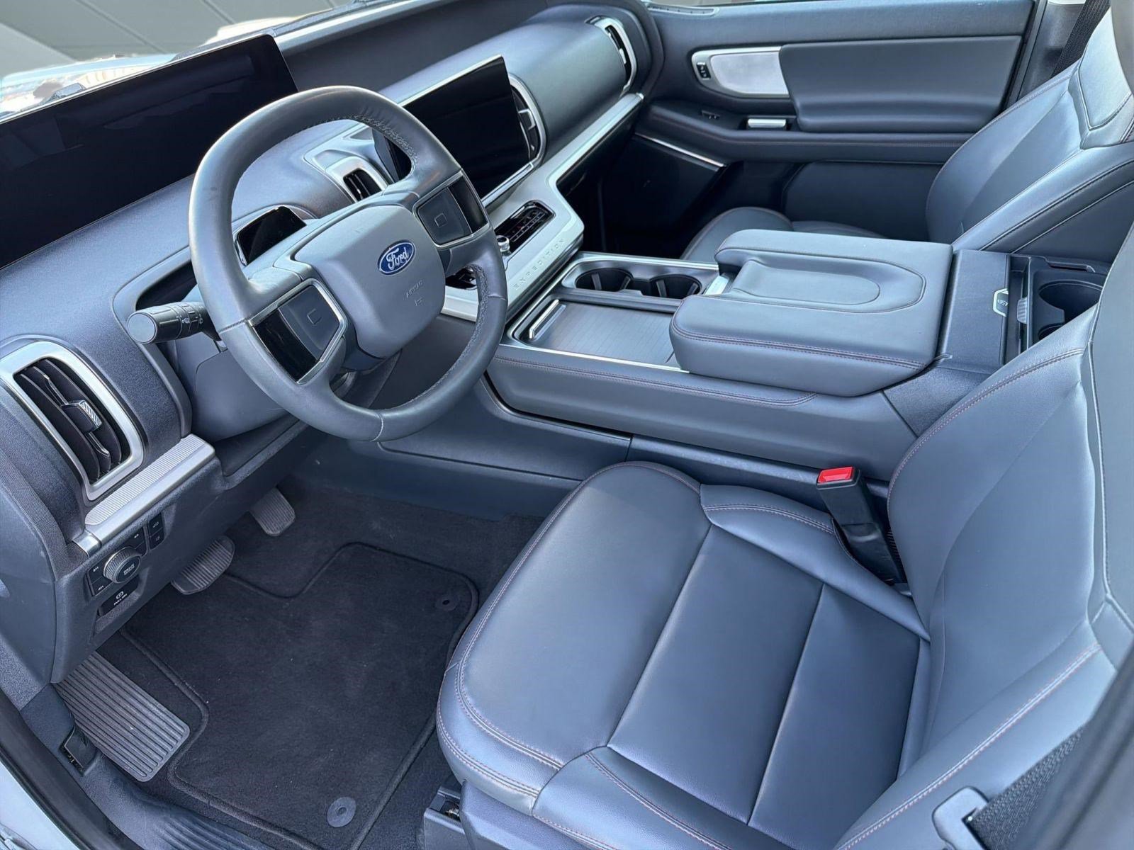 Certified 2025 Ford Expedition Max Active AWD/4WD image 4