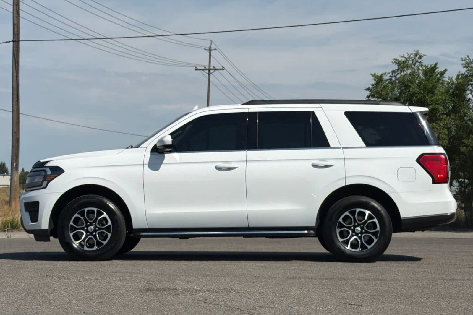 Certified 2023 Ford Expedition XLT AWD/4WD image 5