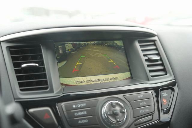 Used 2020 Nissan Pathfinder SV image 25