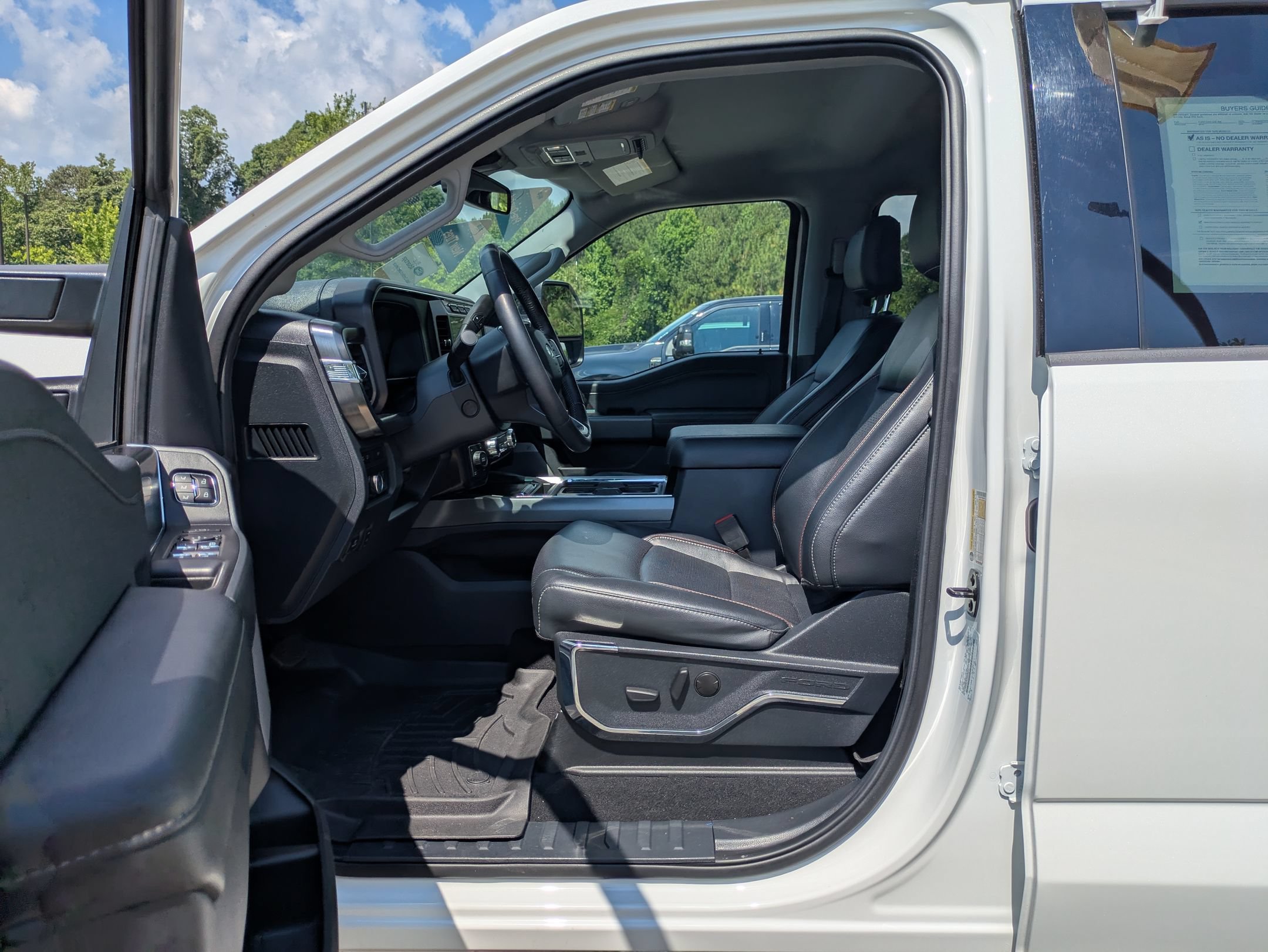 Certified 2023 Ford F250 Lariat w/ Black Appearance Package AWD/4WD image 13
