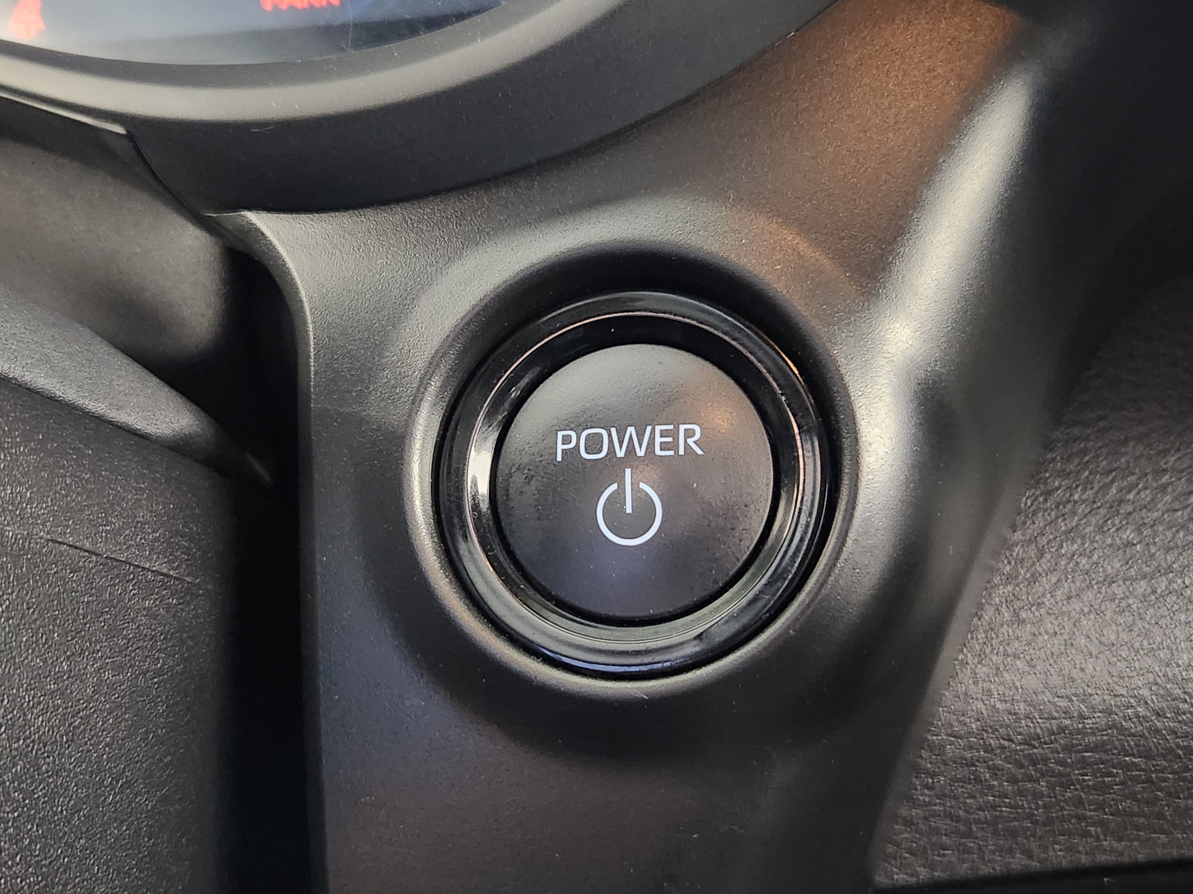 Used 2025 Toyota Sienna XLE Woodland Edition image 26