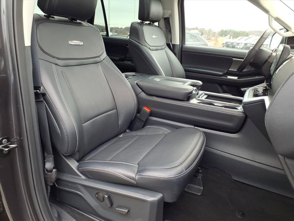 Certified 2025 Ford Expedition Platinum w/ Driver's Package image 9