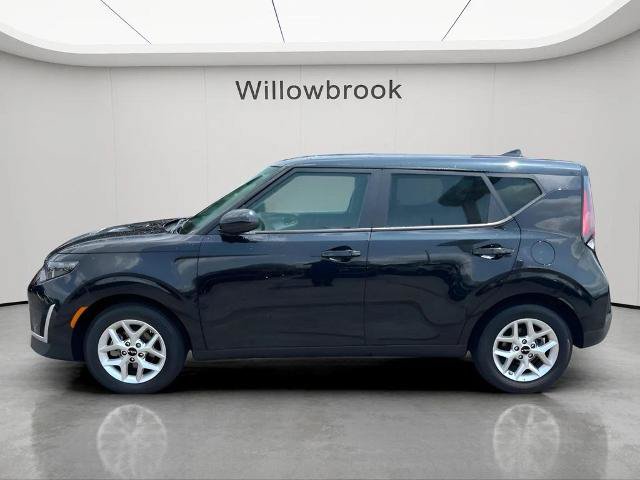 Used 2025 Kia Soul LX w/ LX Technology Package FWD image 2