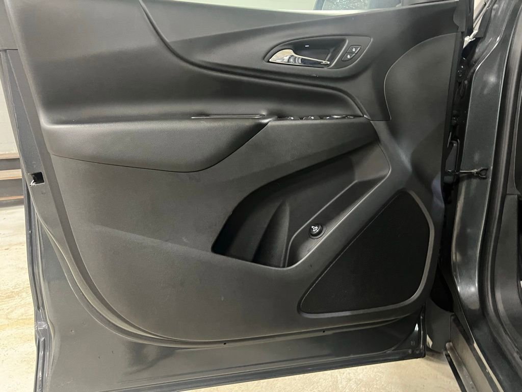 Used 2021 Chevrolet Equinox LT w/ Driver Convenience Package image 19