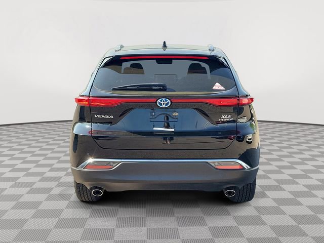 Used 2023 Toyota Venza XLE AWD/4WD image 4