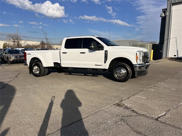 Certified 2023 Ford F350 XLT image 2
