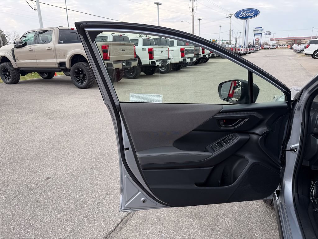 Used 2025 Subaru Crosstrek 2.0i Premium image 11