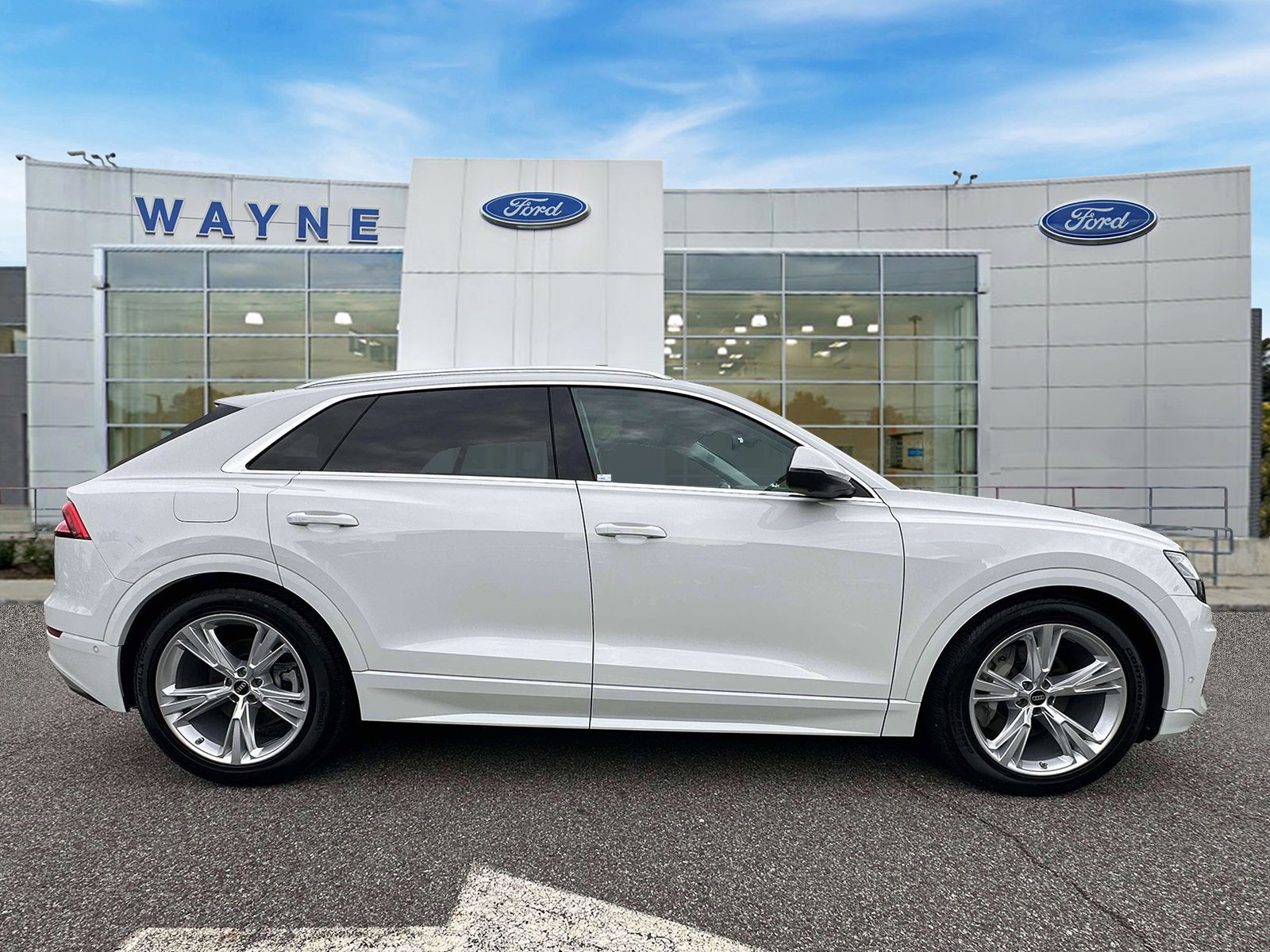 Used 2023 Audi Q8 Prestige w/ Prestige Package image 4