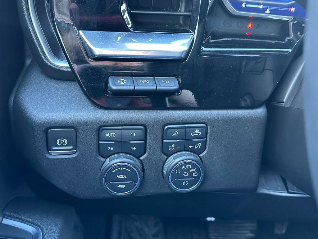 Used 2022 Chevrolet Silverado 1500 LTZ image 30