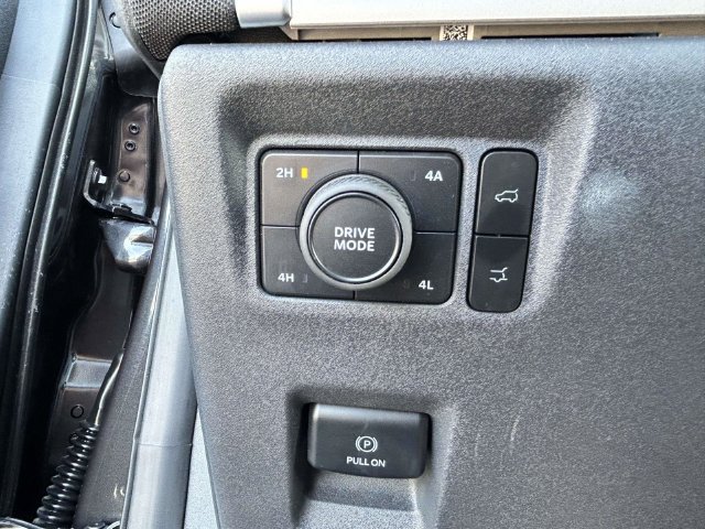 Certified 2025 Ford Expedition Active AWD/4WD image 31
