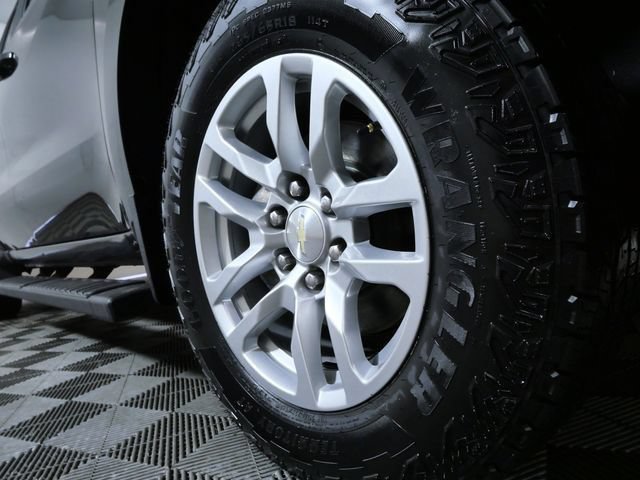 Used 2019 Chevrolet Silverado 1500 LT w/ All-Star Edition AWD/4WD image 2