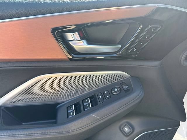 Used 2022 Acura MDX SH-AWD image 13