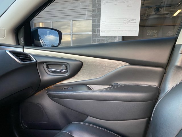 Used 2018 Nissan Murano SL w/ Midnight Edition Package FWD image 16