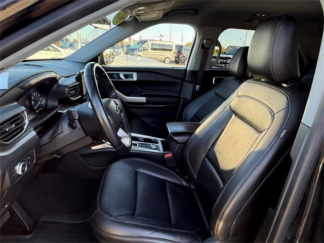 Certified 2022 Ford Explorer XLT w/ Equipment Group 202A image 6