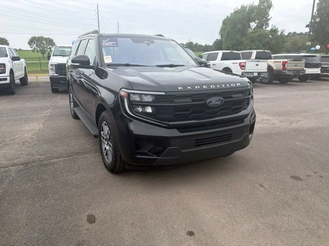 Certified 2025 Ford Expedition Active AWD/4WD image 3