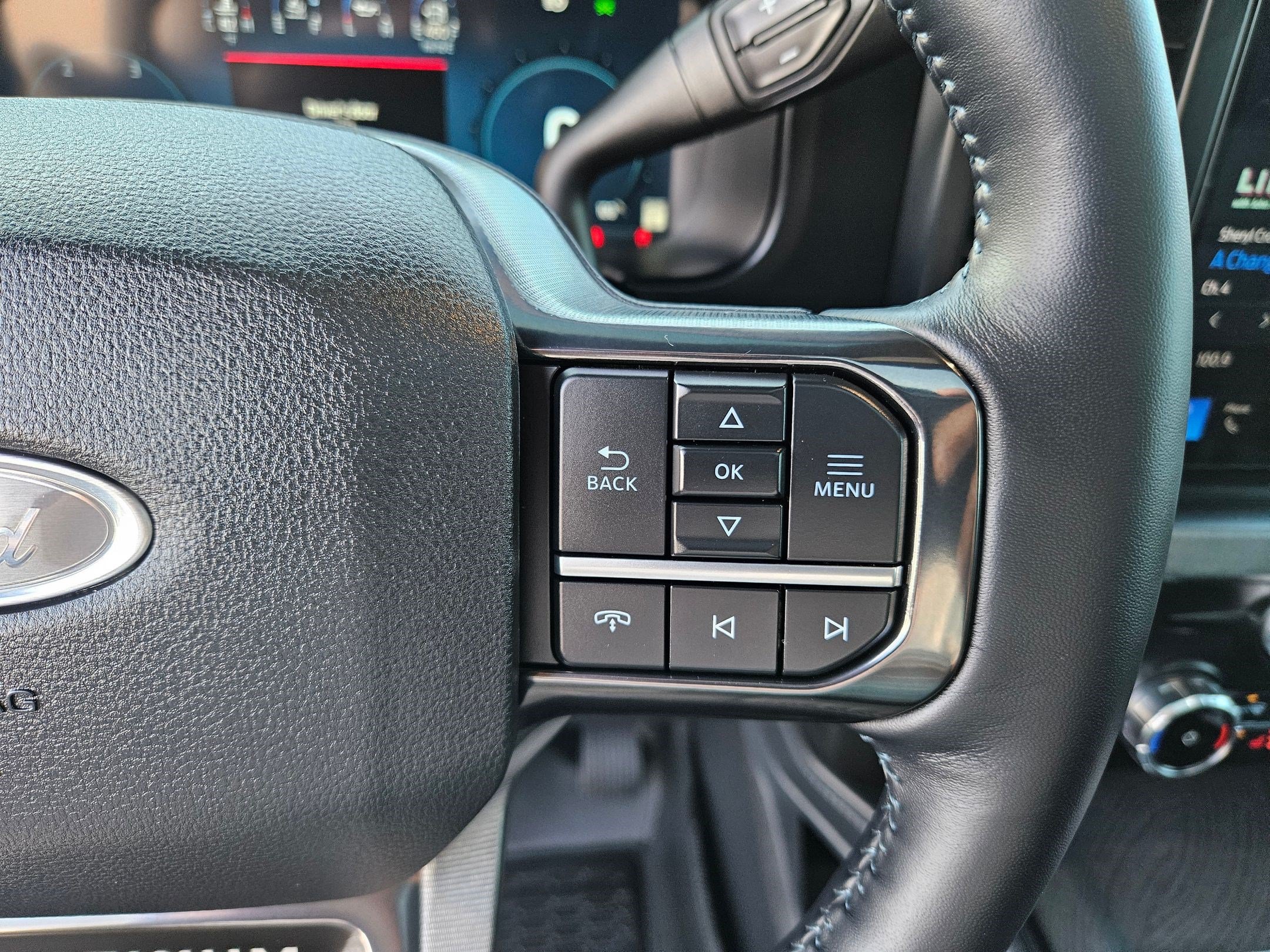 Certified 2025 Ford F250 Platinum AWD/4WD image 21