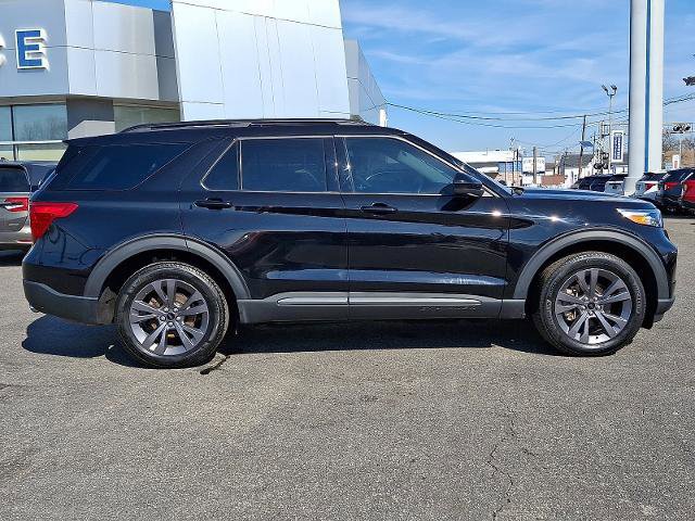 Certified 2023 Ford Explorer XLT w/ Equipment Group 202A AWD/4WD image 5