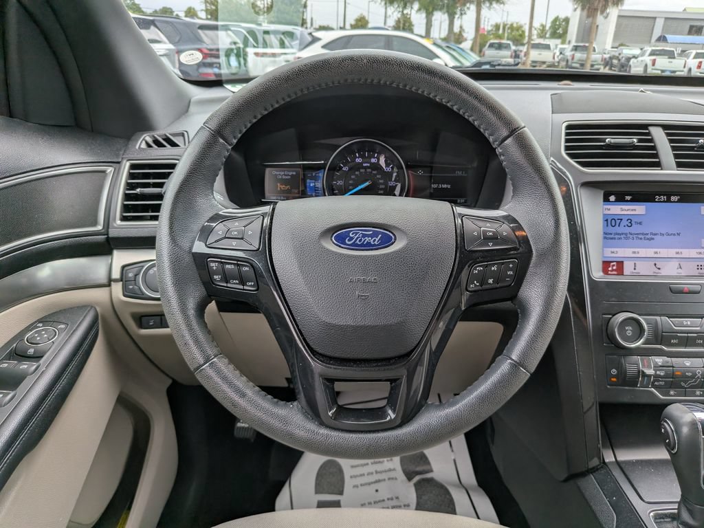 Certified 2019 Ford Explorer XLT w/ Equipment Group 201A FWD image 11