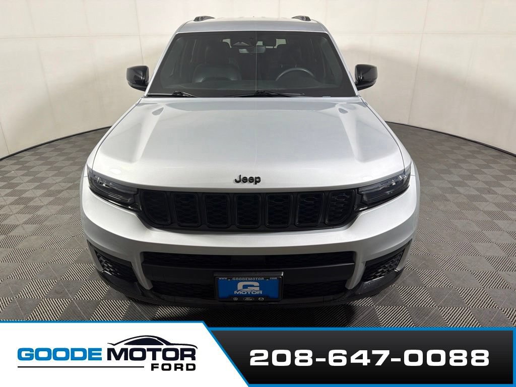 Used 2023 Jeep Grand Cherokee L Laredo AWD/4WD image 3