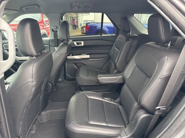 Certified 2024 Ford Explorer XLT w/ Equipment Group 202A AWD/4WD image 28