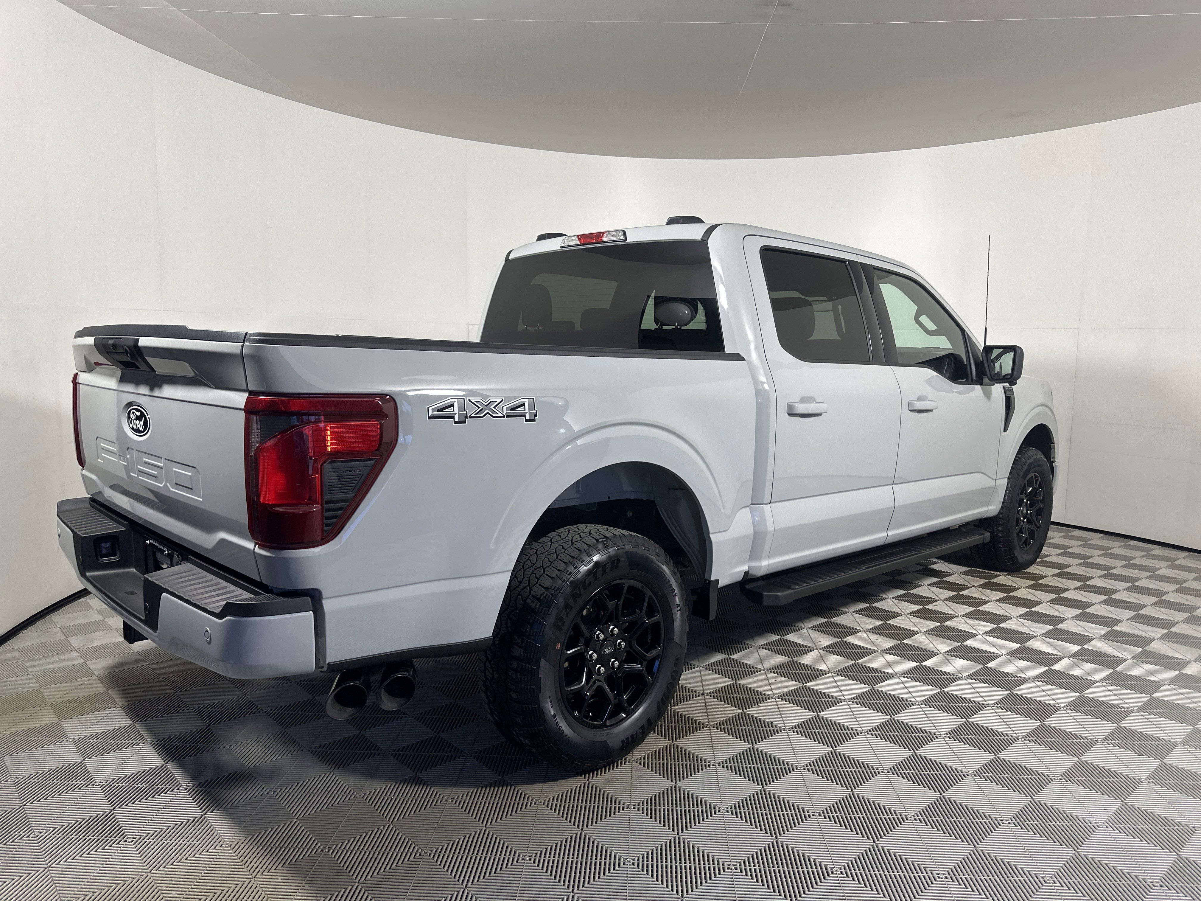 Certified 2024 Ford F150 XLT w/ XLT Black Appearance Package image 5