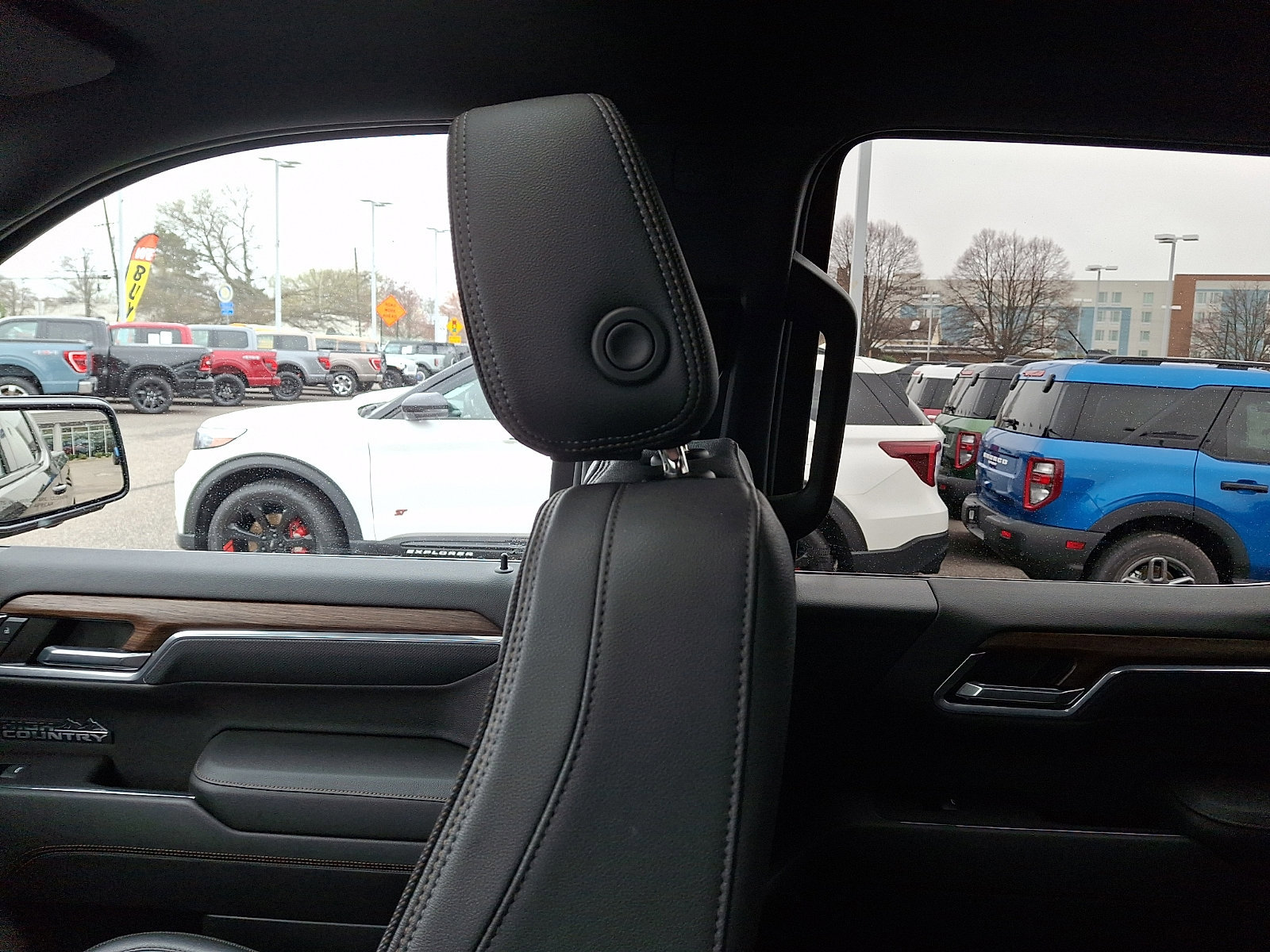 Used 2023 Chevrolet Silverado 1500 High Country w/ High Country Premium Package image 16