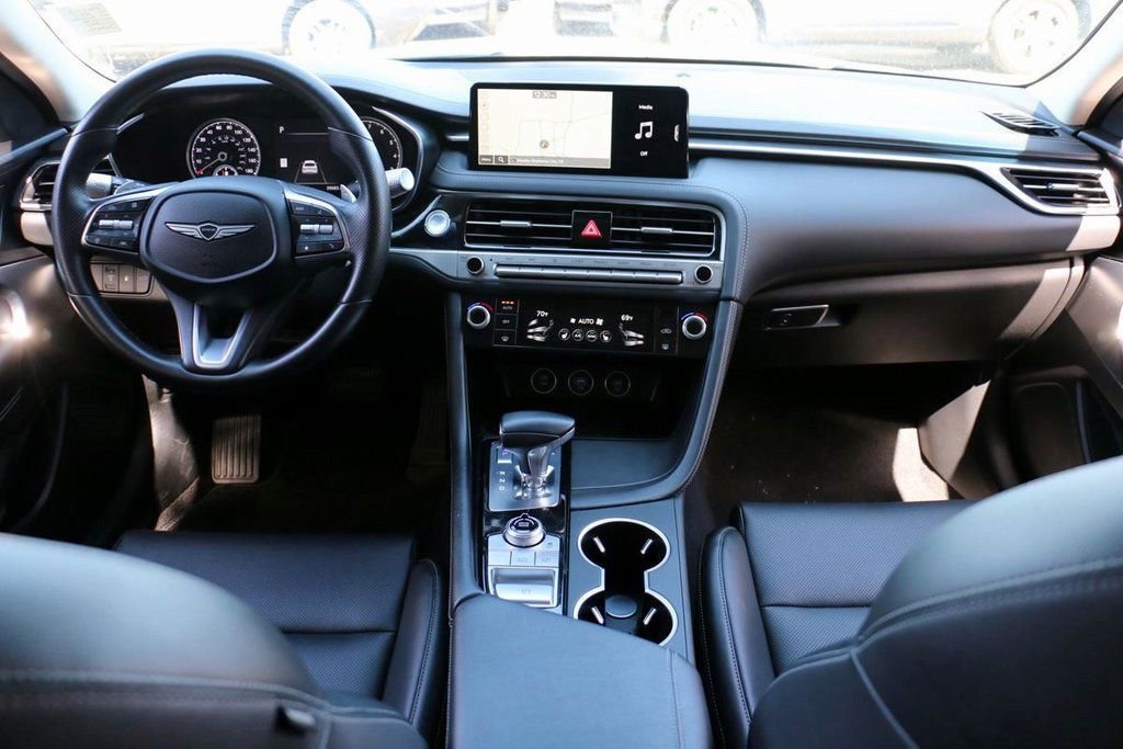 Used 2025 Genesis G70 2.5T image 24