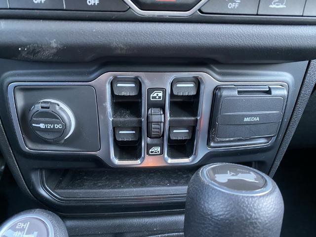 Used 2024 Jeep Wrangler Sahara w/ Dual Top Group image 22