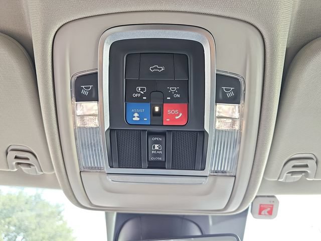 Used 2022 RAM 1500 Laramie AWD/4WD image 33