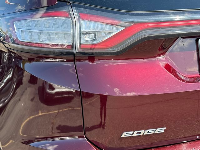 Certified 2018 Ford Edge Titanium w/ Ford Safe & Smart Package AWD/4WD image 30